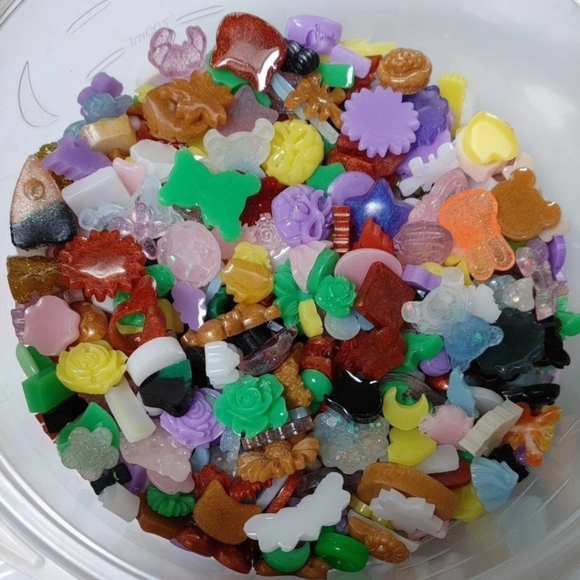 1 Bag (100 pcs) Mini-Small Resin Flatback Charms Cabochons Mix - Picture 4 of 5